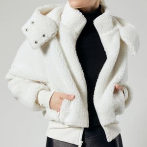 ALO Yoga Foxy Sherpa Jacket (Pristine)